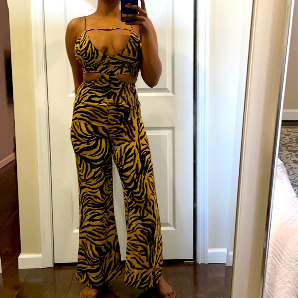 Sexy cut out jump suit